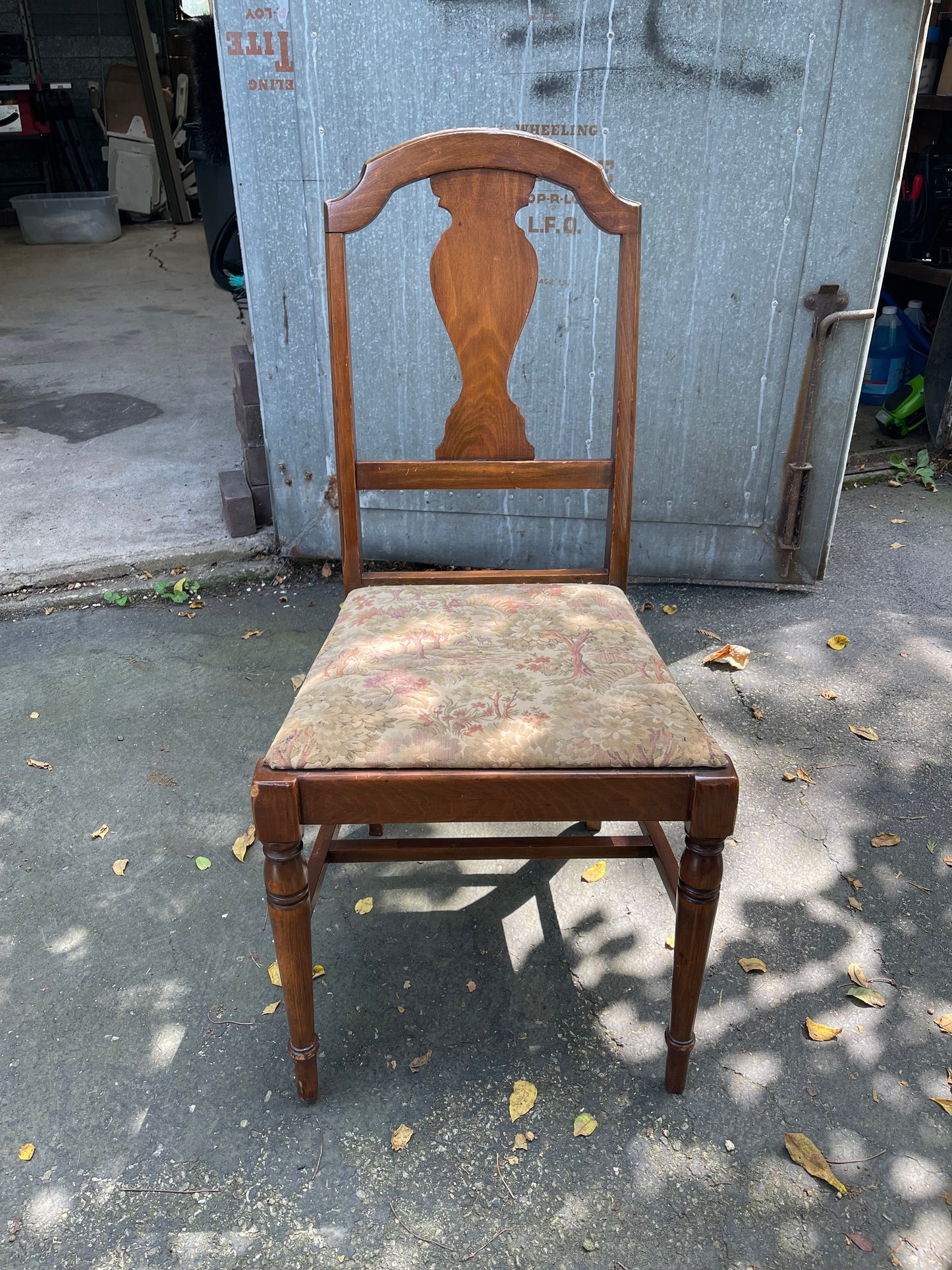 Customizable Elegant Vintage Shield-Back Dining Chair