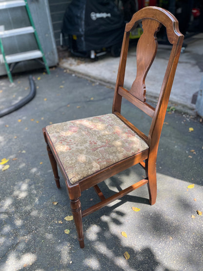 Customizable Elegant Vintage Shield-Back Dining Chair