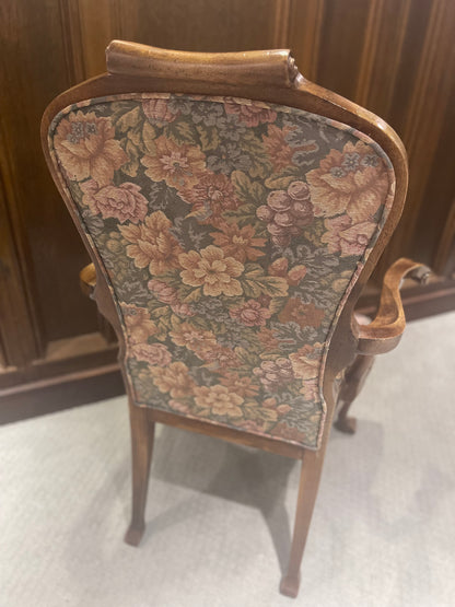 Customizable Bernhardt Queen Anne Style Dining Armchair