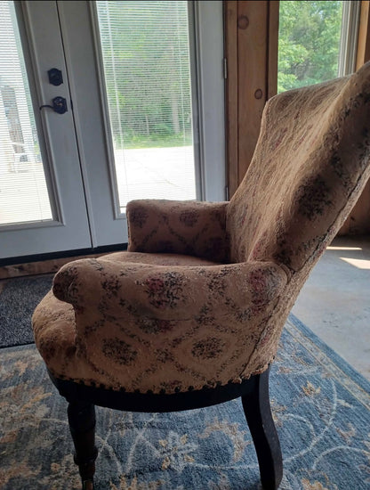 Customizable Victorian Crapaud Chair