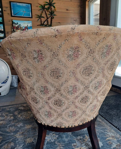 Customizable Victorian Crapaud Chair